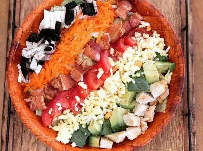 Popular item de Hot Mamma's Kitchen: Cobb Salad