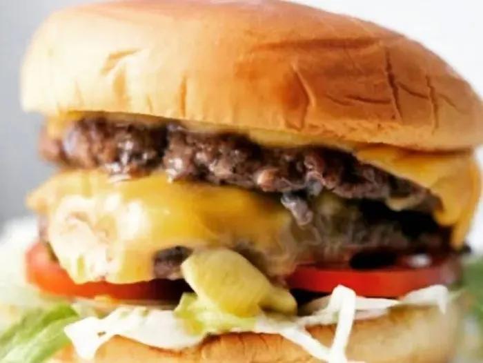 Popular item de Hot Mamma's Kitchen: The Classic Double Butter Burger