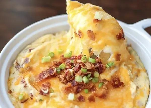 Popular item de Hot Mamma's Kitchen: Loaded Mashed Potatoes CHICO